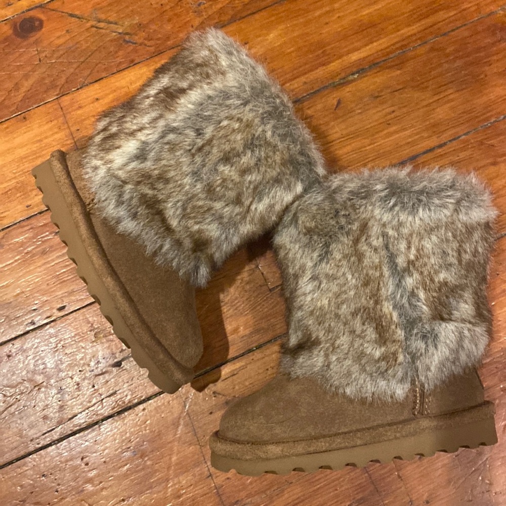 NWOB Bearpaw Furry Boots